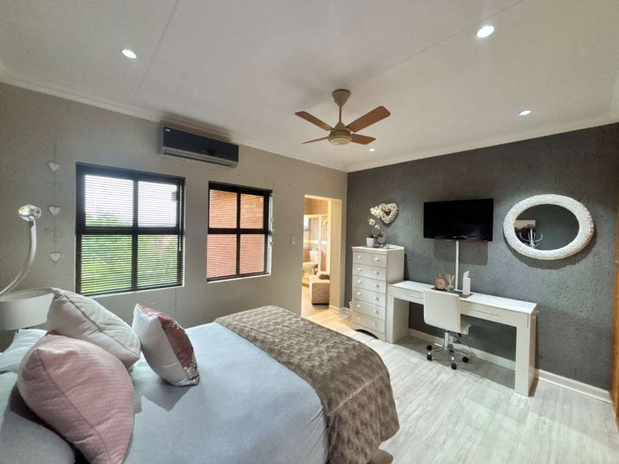 5 Bedroom Property for Sale in Grimbeeck Park North West